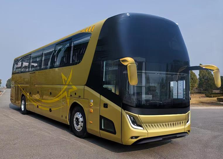 一 层 半 豪 华 大 巴-黄色One And A Half Deck Limousine Bus-Yellow